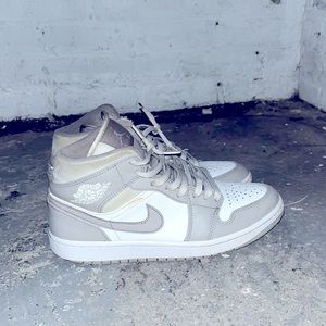 College grey Jordan 1 Mids